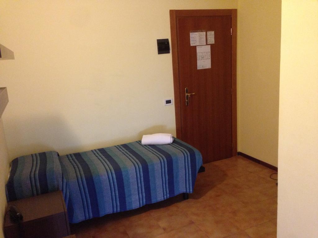 Hotel Ambasciata تْشيزيناتيكو الغرفة الصورة